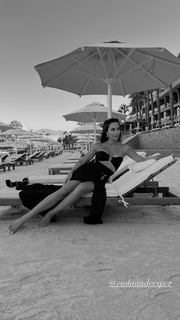 Sadaf Taherian feet photo thumbnail