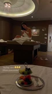 Sadaf Taherian feet photo thumbnail