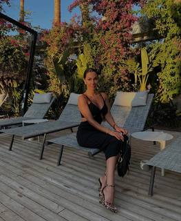 Sadaf Taherian feet photo thumbnail