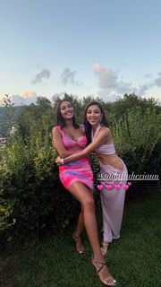 Sadaf Taherian feet photo thumbnail