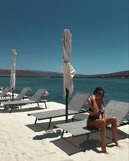 Sadaf Taherian feet photo thumbnail