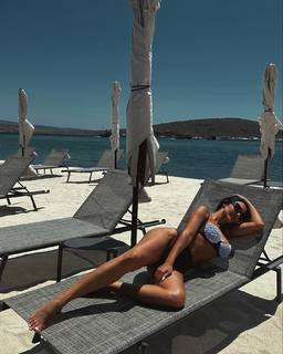 Sadaf Taherian feet photo thumbnail