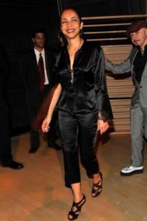 Sade feet photo thumbnail