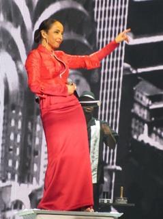 Sade feet photo thumbnail