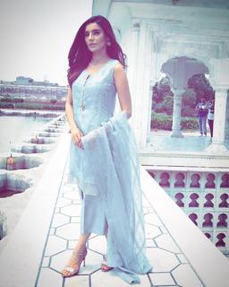 Sadia Khan feet photo 10
