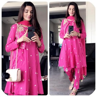 Sadia Khan feet photo 2