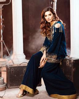 Sadia Khan feet photo 19