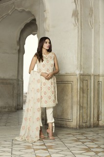 Sadia Khan feet photo 16