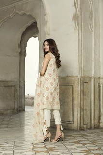 Sadia Khan feet photo 15