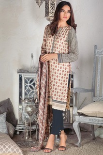 Sadia Khan feet photo 1