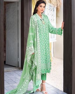 Sadia Khan feet photo 5