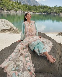 Sadia Khan feet photo 18