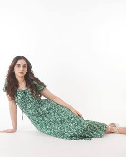 Sadia Khateeb feet photo 11