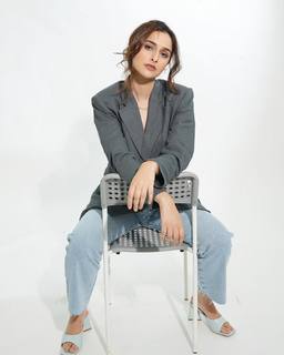 Sadia Khateeb feet photo 17