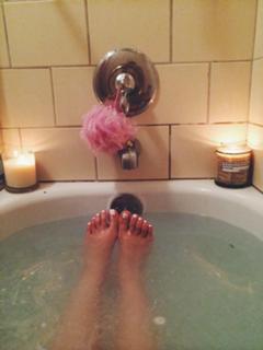 Sadie Calvano feet photo thumbnail