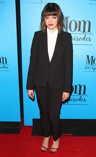 Sadie Calvano feet photo thumbnail