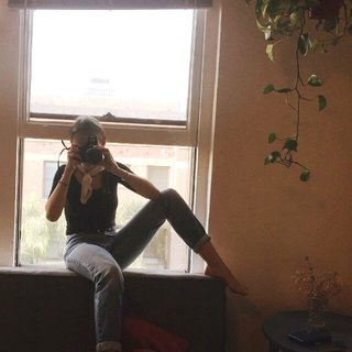 Sadie Calvano feet photo thumbnail