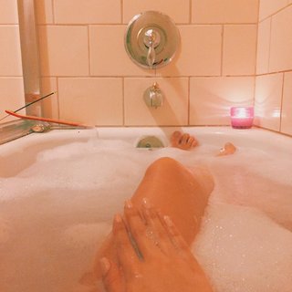 Sadie Calvano feet photo thumbnail