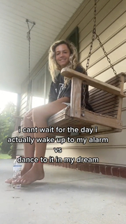 Sadie Crowell feet photo thumbnail