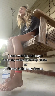 Sadie Crowell feet photo thumbnail