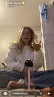 Sadie Crowell feet photo thumbnail