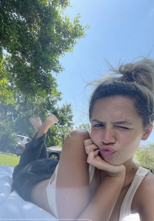 Sadie Crowell feet photo thumbnail