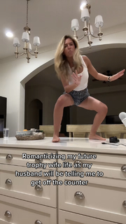 Sadie Crowell feet photo thumbnail