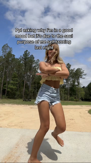 Sadie Crowell feet photo thumbnail