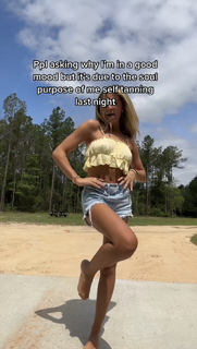 Sadie Crowell feet photo thumbnail