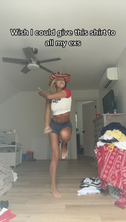 Sadie Crowell feet photo thumbnail