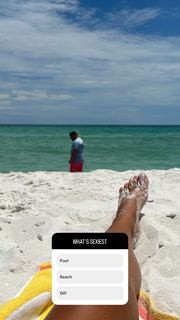 Sadie Crowell feet photo thumbnail