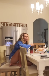 Sadie Crowell feet photo thumbnail