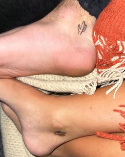 Sadie Crowell feet photo thumbnail