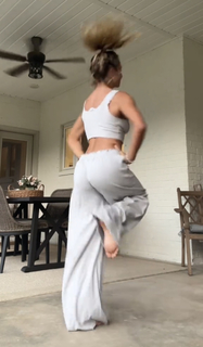 Sadie Crowell feet photo thumbnail