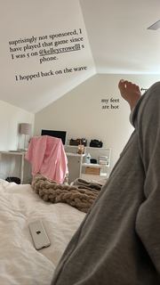 Sadie Crowell feet photo thumbnail