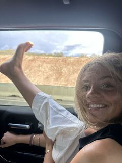 Sadie Crowell feet photo thumbnail