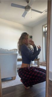 Sadie Crowell feet photo thumbnail