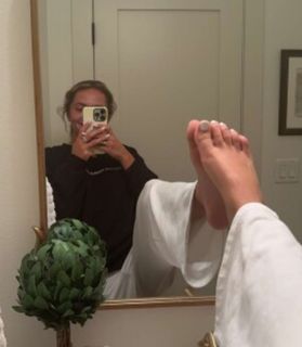 Sadie Crowell feet photo thumbnail