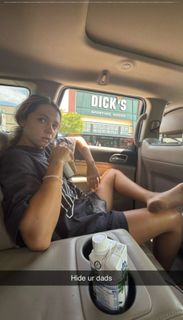 Sadie Crowell feet photo thumbnail