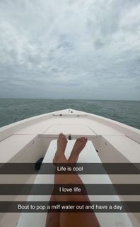 Sadie Crowell feet photo thumbnail