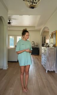 Sadie Crowell feet photo thumbnail