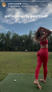 Sadie Crowell feet photo thumbnail