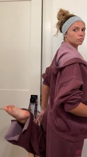 Sadie Crowell feet photo thumbnail