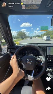 Sadie Crowell feet photo thumbnail