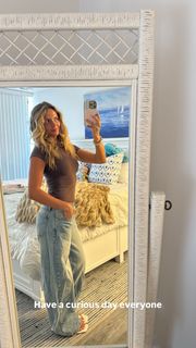 Sadie Crowell feet photo thumbnail