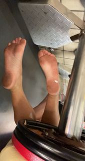 Sadie Crowell feet photo 1