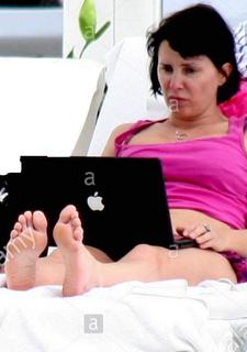 Sadie Frost feet photo 9