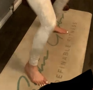 Sadie Gibbs feet photo 2