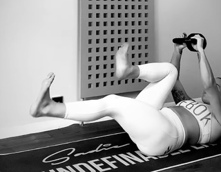 Sadie Gibbs feet photo 13