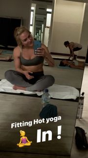 Sadie Gibbs feet photo 1